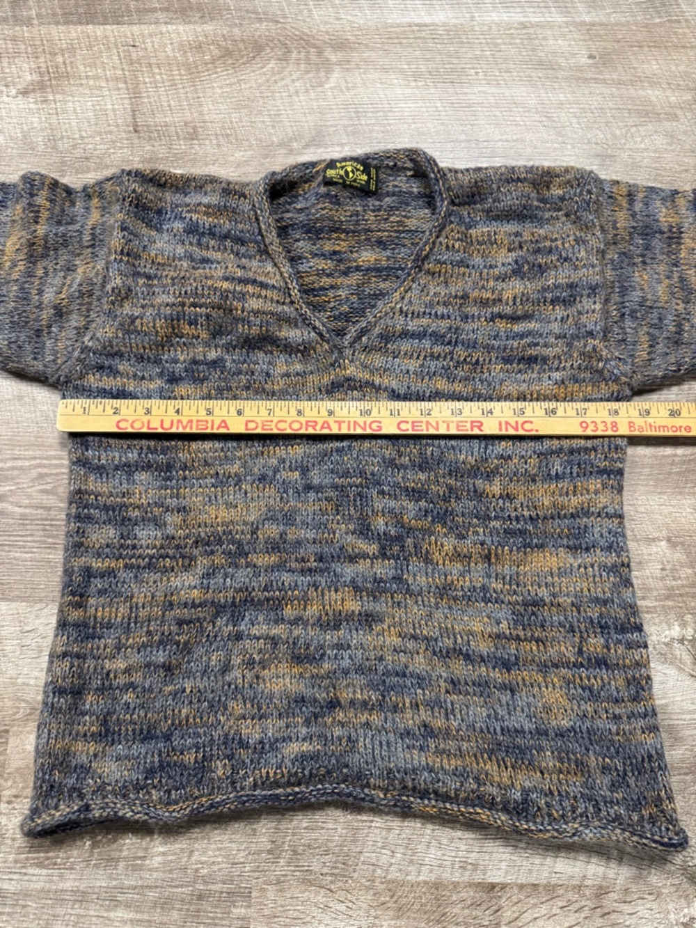 American South Side Alpaca Wool V-Neck Sweater - Picture 6 of 9